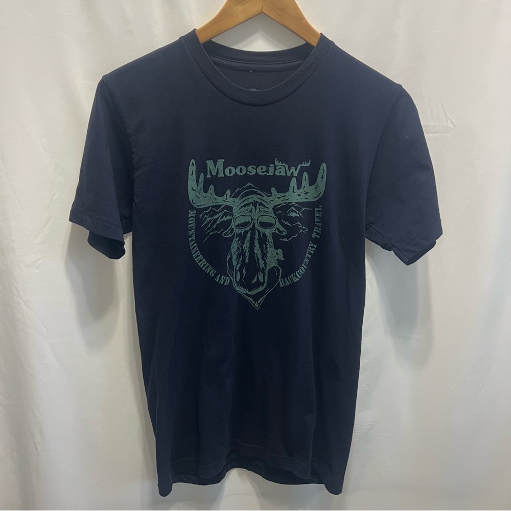 Moosejaw Blue Short Sleeve Tee with Graphic Design